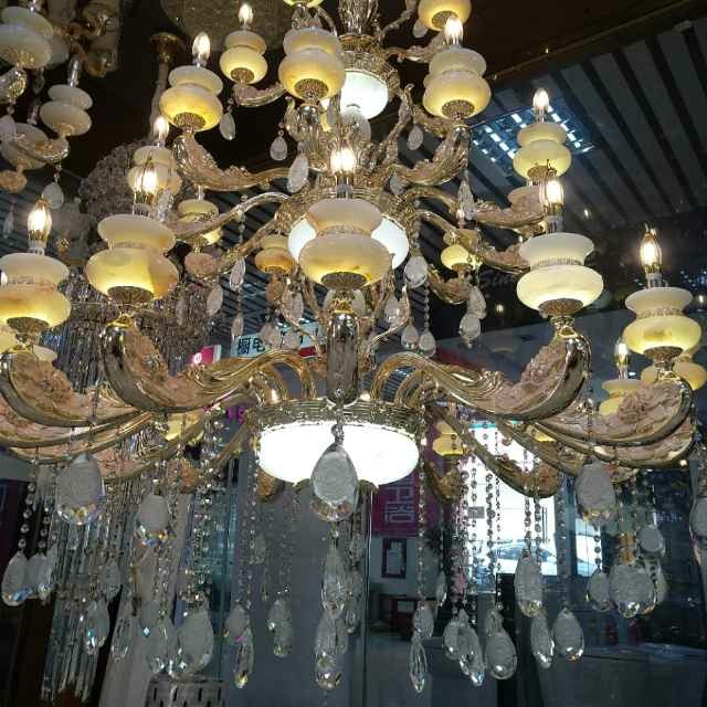 专业灯饰安装维修。电路开关维修