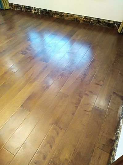 北京地板库房直销。18911902840