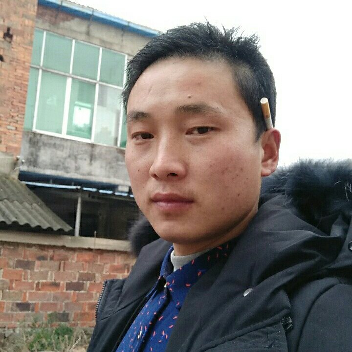 修理摩托电瓶