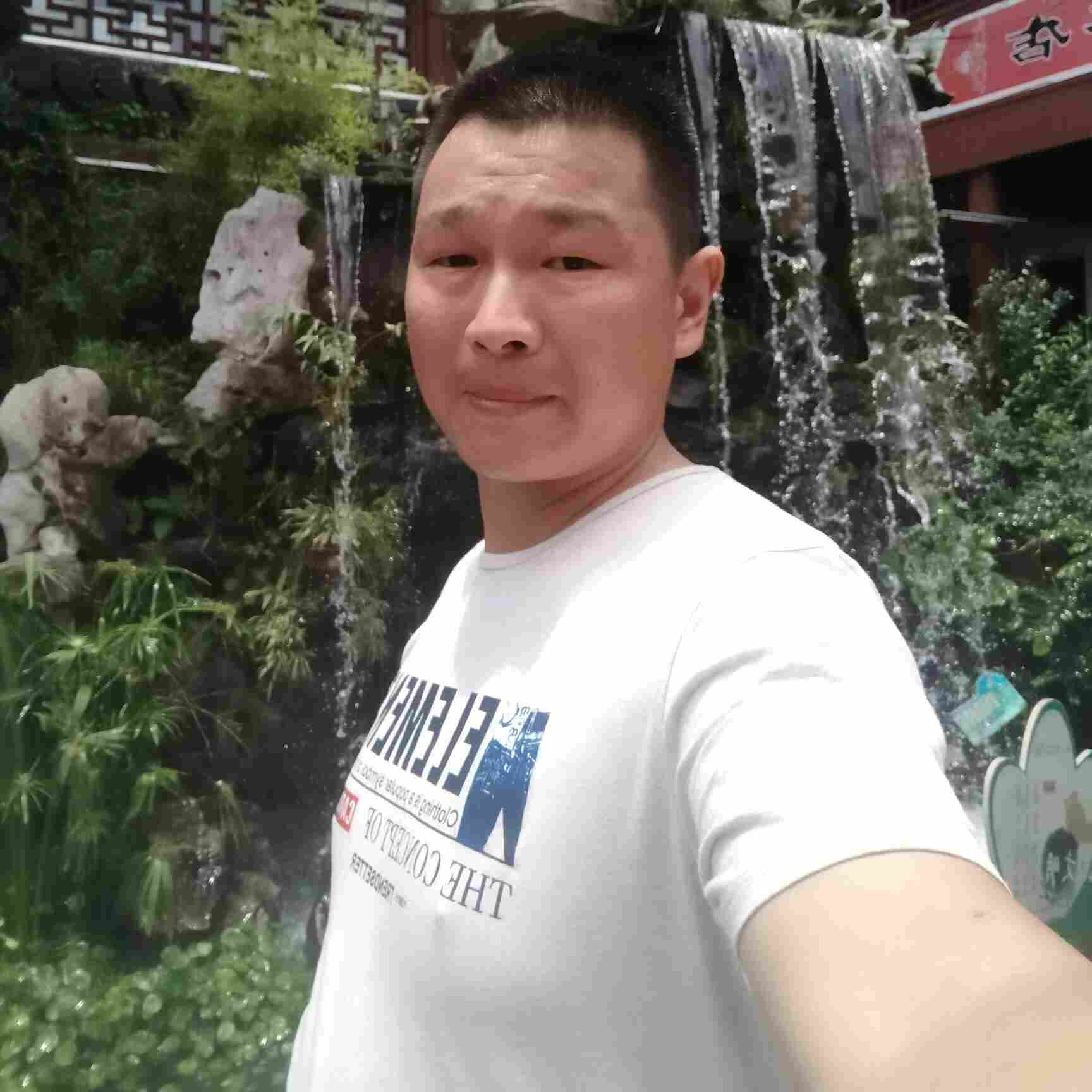 电焊工刮大白