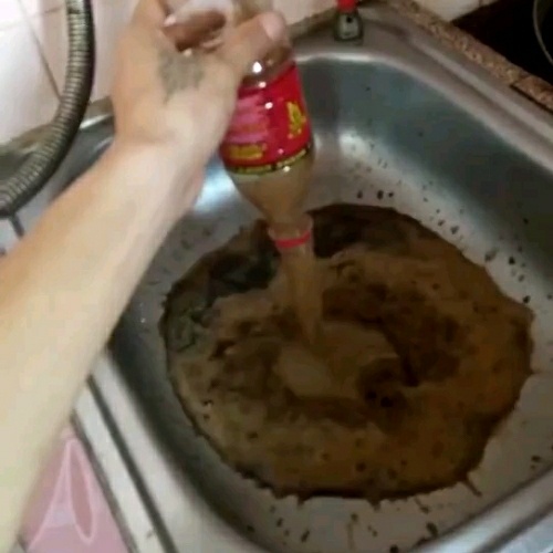 [cp]问 1：洗水管有必要吗？
答： 绝对有必要!长期未清洗的自来水管中易滋生微囊藻毒、细菌病毒、大肠杆菌、肠病毒...，亦会囤积铅、砷、镉、汞...等，危害人体健康的重金属，还会使出水量变小，甚至阻塞水管！
问 2：每一种材质的水管都会脏吗？
答： 每一种材质的水管都会有积垢现象，且时间愈久愈严重，清洗出来的水，冷水管的白浊色、浅绿色的菌藻水；有热水管的咖啡色、中药色的锈水；更有使用地下水的黑墨汁污泥水！
问 3:  清洗过程中会不会损伤管道？
答： 依国内建筑法规定，住宅自来水管路，必须能承受15kg