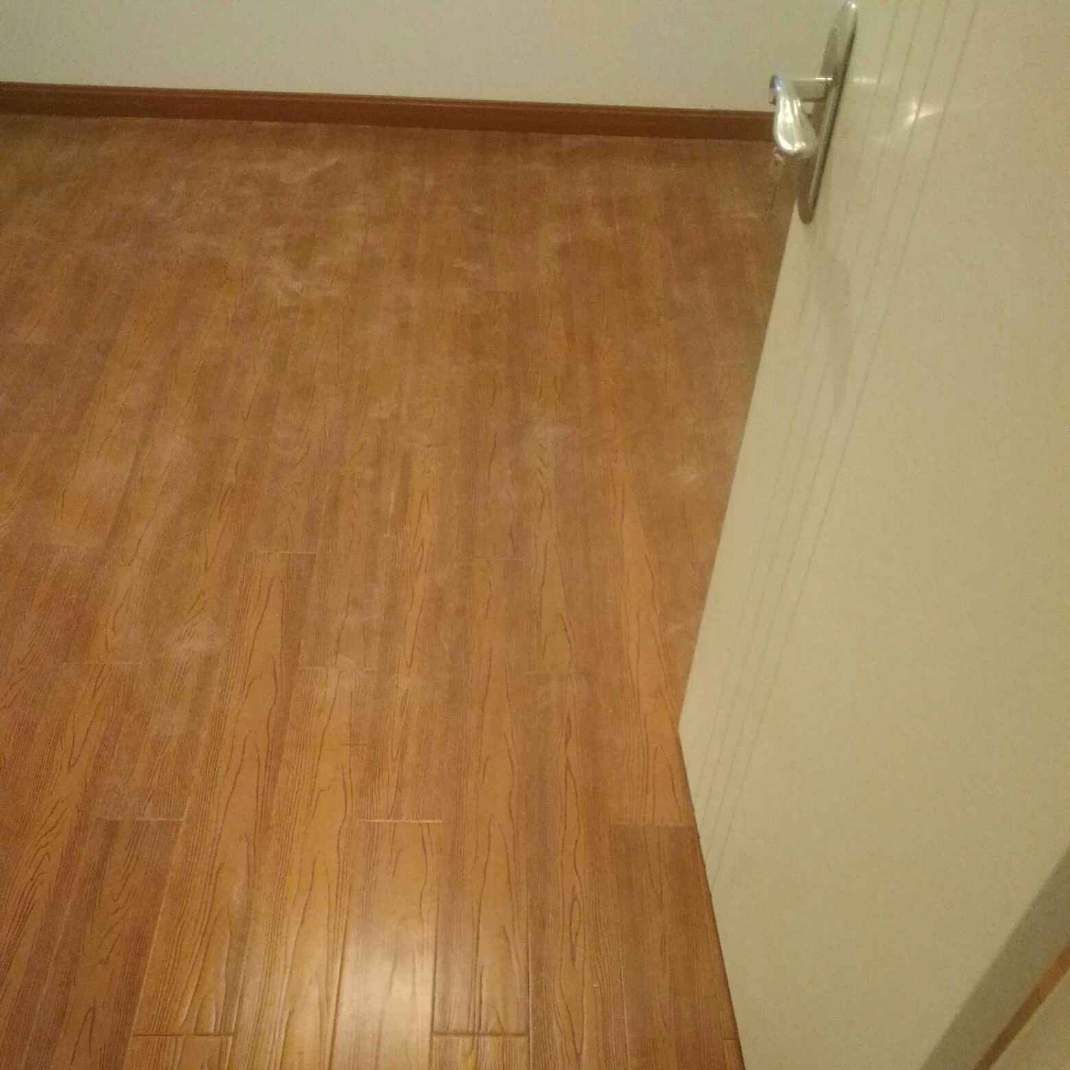 专业地板安装，翻新，维修，价格优惠