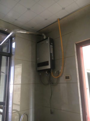安装热水器