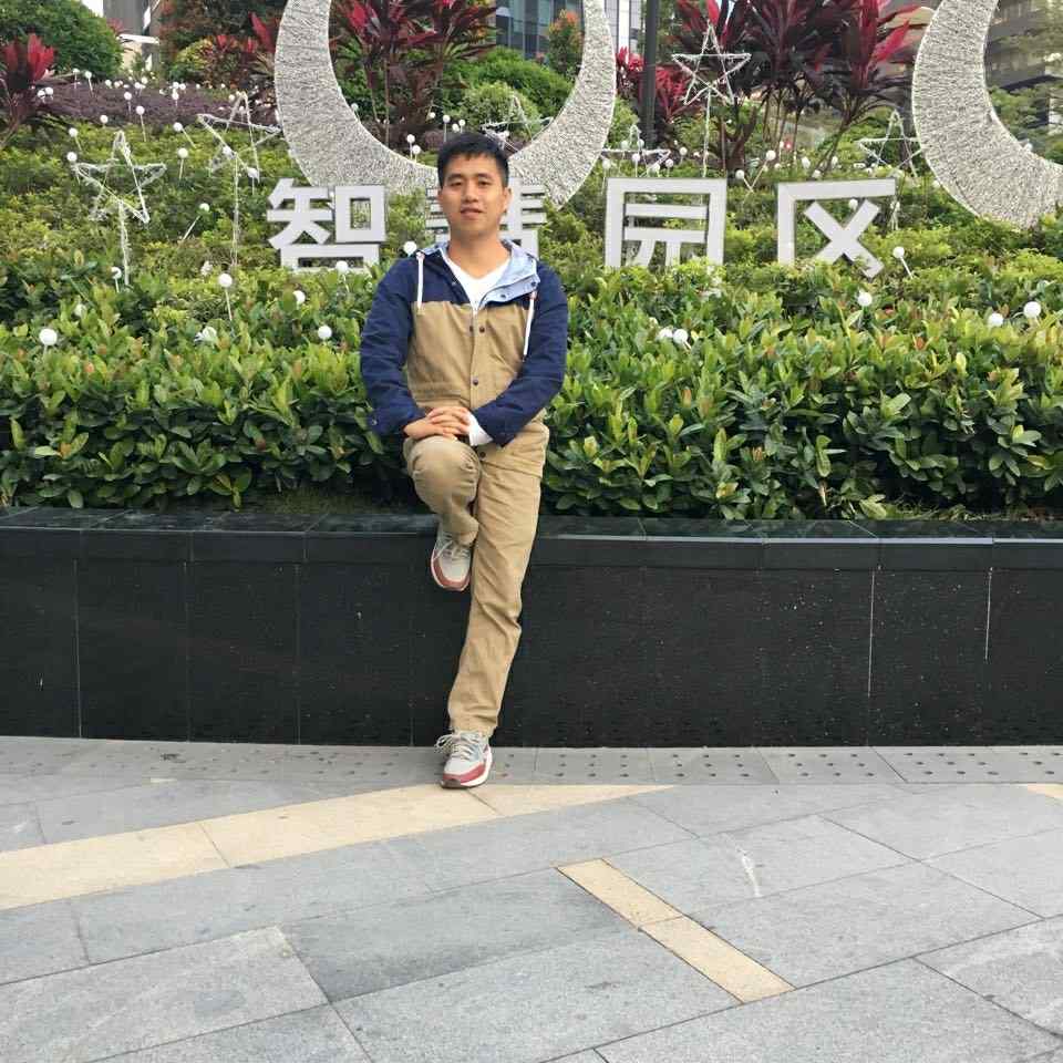 这是我的小仓库，备料中，下午准备去坂田一家小工厂配电