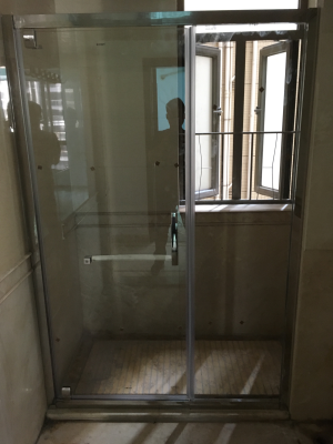 淋浴房，淋浴花洒，马桶，浴室柜，浴霸，等五金挂件类专业安装维修卫浴类产品