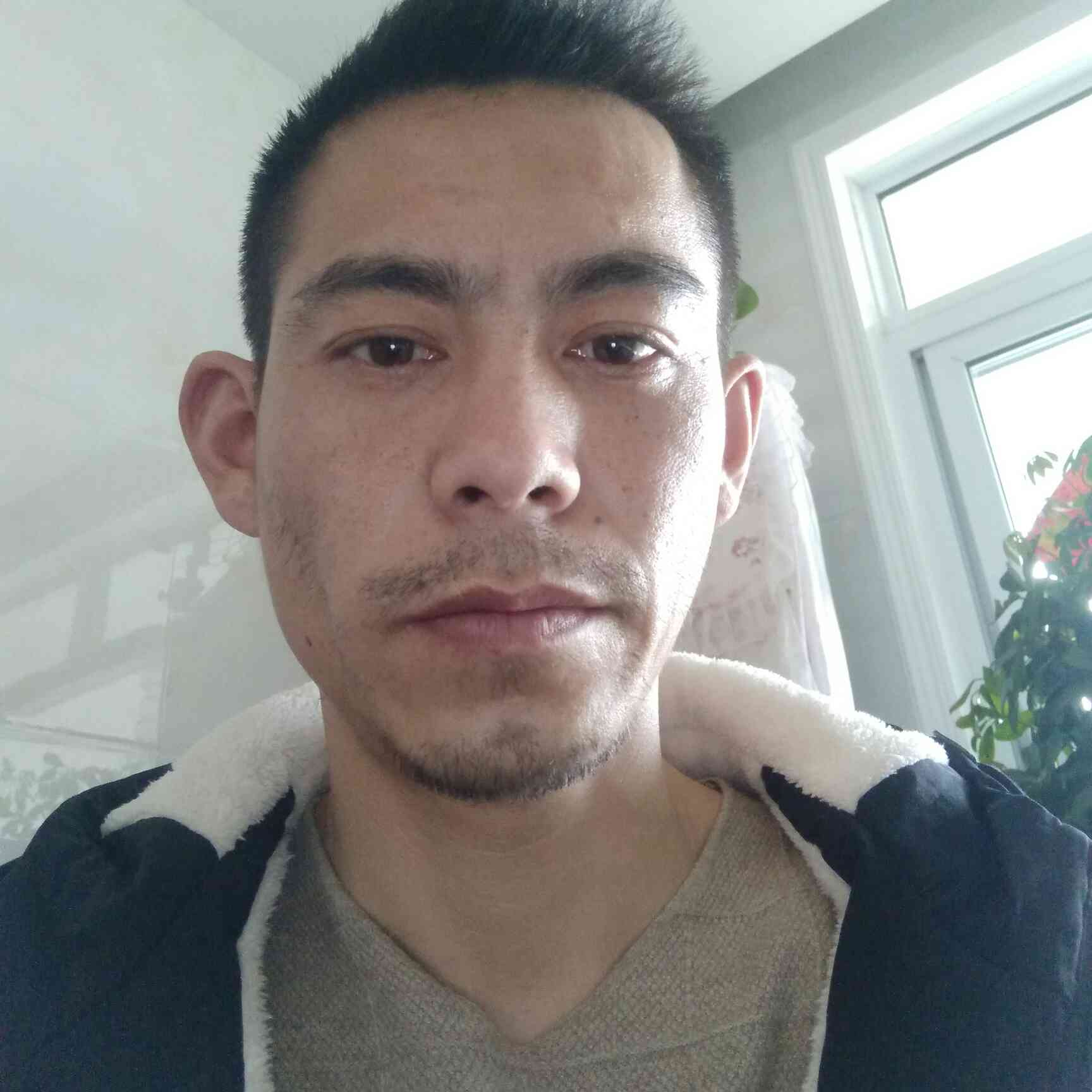 灯具安装配送卫浴安装墙纸吊顶水电维修