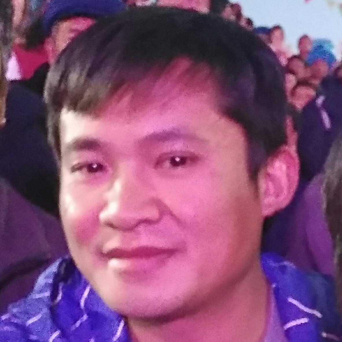 安装面包货车拉货
