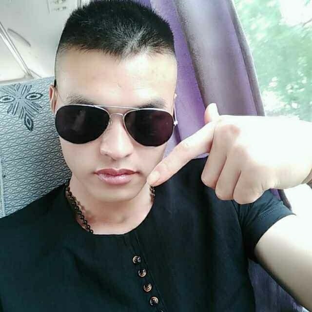 奉化区专业家电维修项目如下：1修空调  2修洗衣机  3修电冰箱  4修电视机（各种液晶电视）5修油烟机  6修太阳能热水器  7修各类电风扇  8修电热水器  9修微波炉  10修各种煤气灶  11修各种煤气热水器  12空调打洞  13空调加氟  14空调移机安装  15油烟机安装  2家电清洗项目如下：1清洗空调  2清洗洗衣机  3清洗电冰箱  4清洗油烟机  5清洗煤气灶  6清洗电风扇  7上门清洗汽车  8清洗各类大型油烟机(酒店，餐馆，食堂)9安装晾衣架(手动，电动)10安装液晶电视架子
其