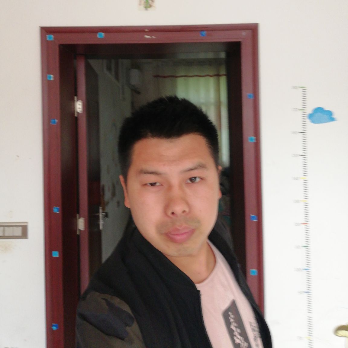 我是专业安装家具，床，衣柜，电视柜等