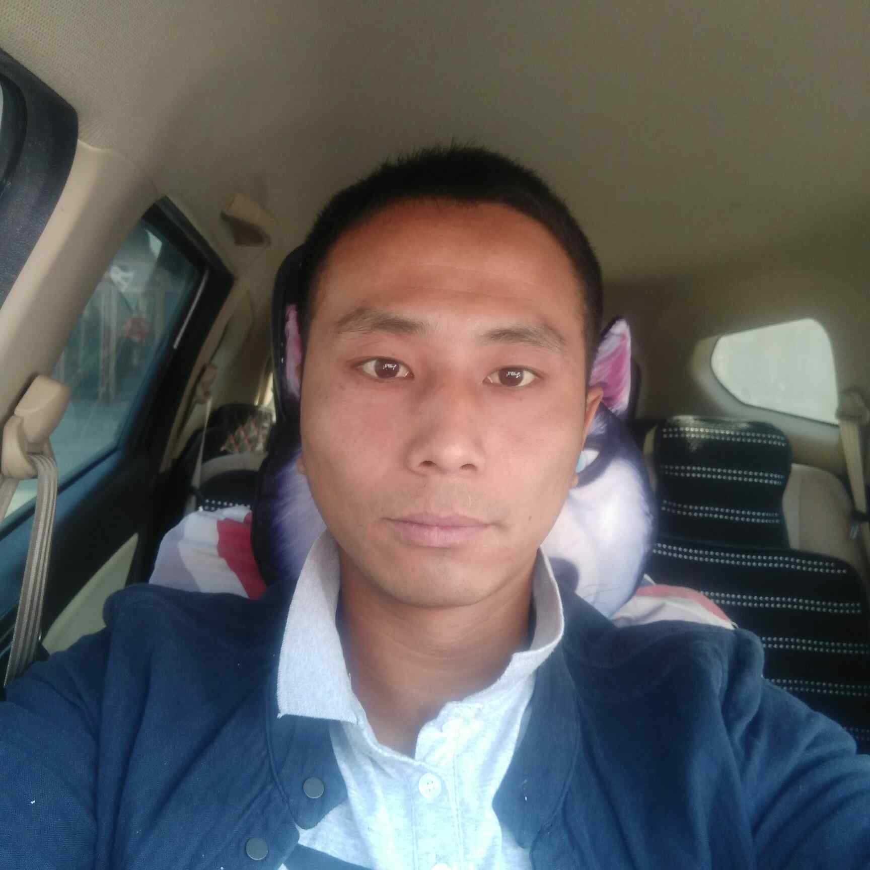 电梯维修砸墙