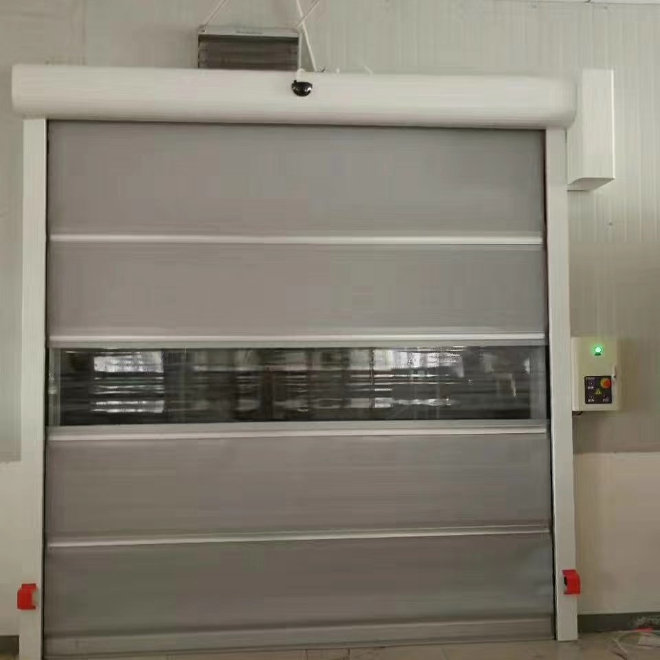 【沈阳佳旭自动门】本公司主要销售，安装，维修，快卷门，涡轮硬质门，快速堆积门，欧式保温卷帘门，工业提升门，工业平移门，遥控车库门，防火卷帘门，型材卷帘门，物流装卸货平台，海绵门封，充气门封。别墅进户铜门，智能道闸，车辆识别，p停车场管理系统，承接以上各类大小安装工程。
本公司有着多年的安装经验，无论从设计到施工完全秉持着“精”、“细”、“准”的制作安装理念。本公司凭借雄厚的技术实力、技术精湛的专业安装队伍、强大的销售网络及完善的售后服务深得广大用户的信赖