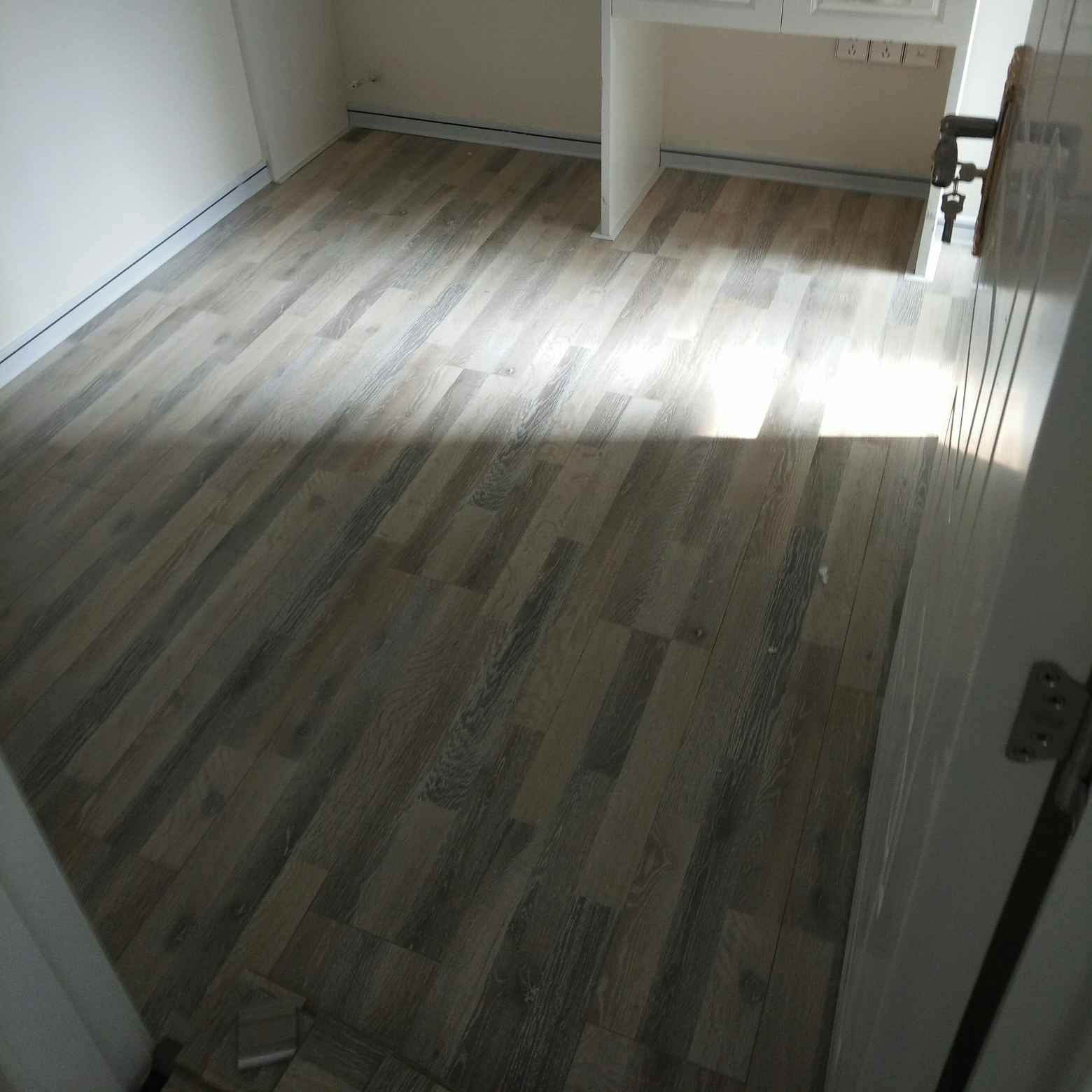 木地板安装木地板字装专业地板安装