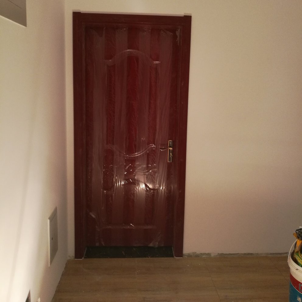 木门安装专业美逢安装插座面板