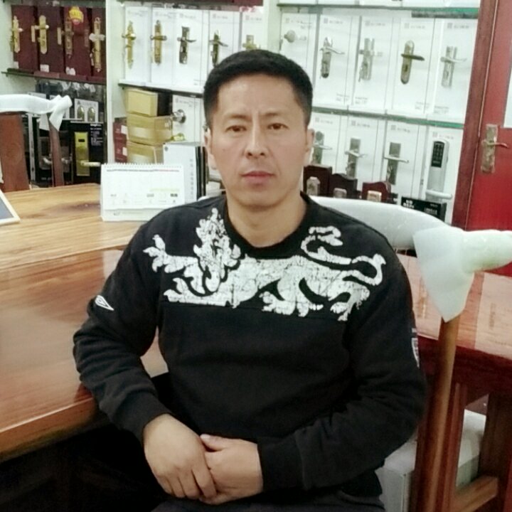 安装指纹锁升降晾衣架防盗门锁卫浴挂件