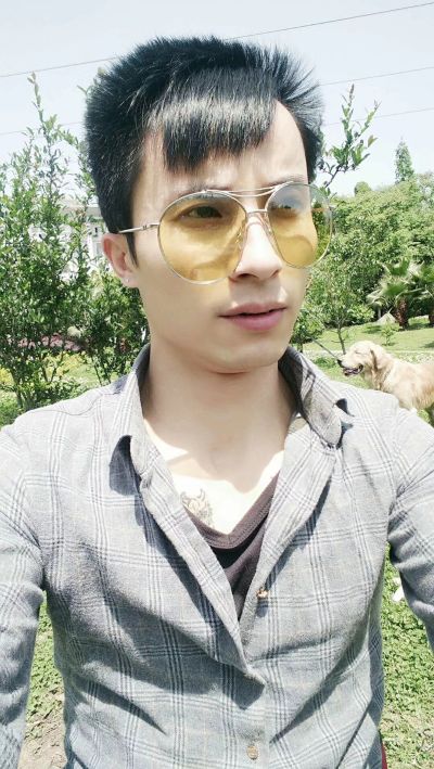 专业上门维修与安装厨卫电器与洁具，低价出售抽油烟机，热水器，燃气灶，浴室柜，花洒马桶以及各种水龙头与五金挂件。欢迎来电18228587586---罗师！