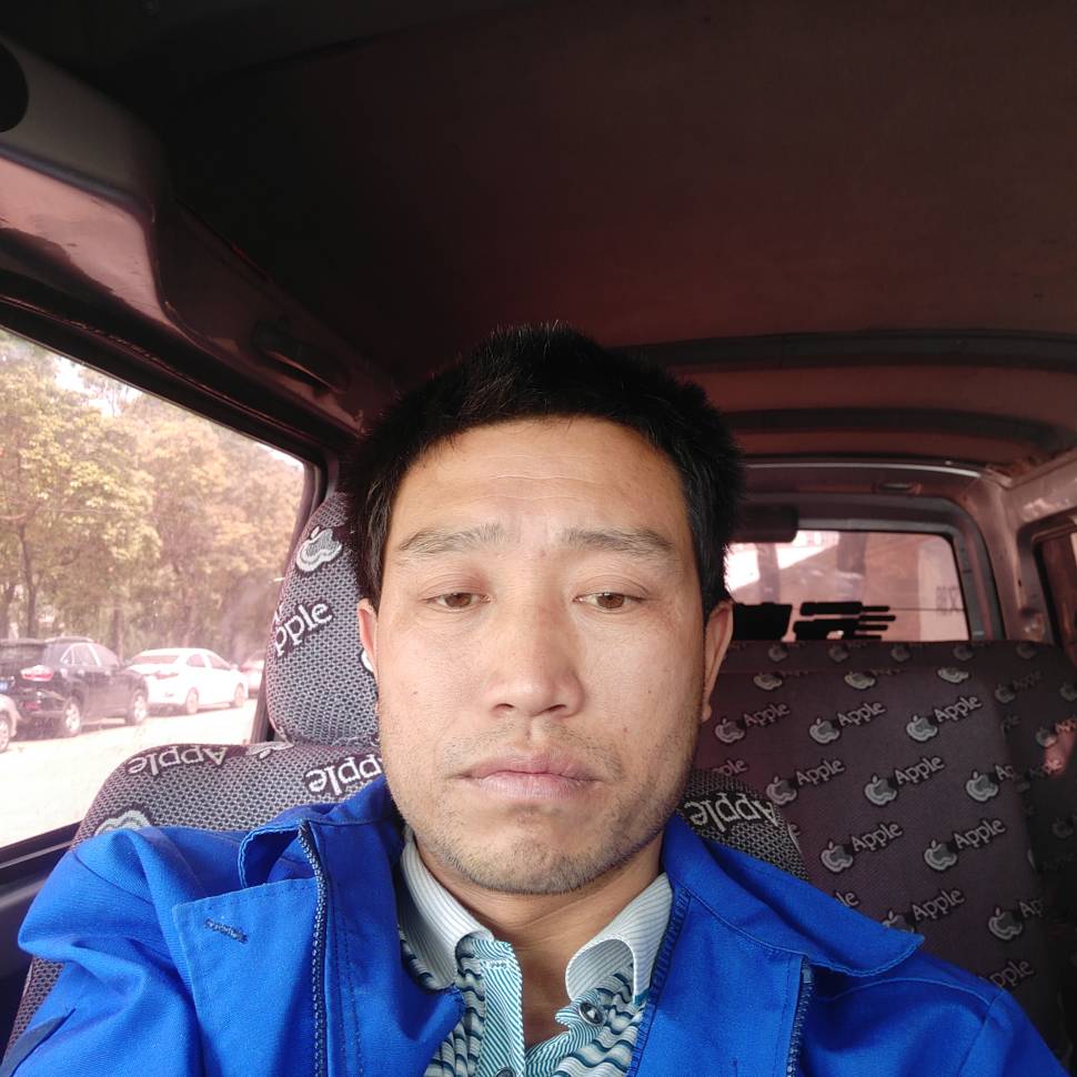 本人从事家具配送，安装，搬运10多年需要的可以联系我。