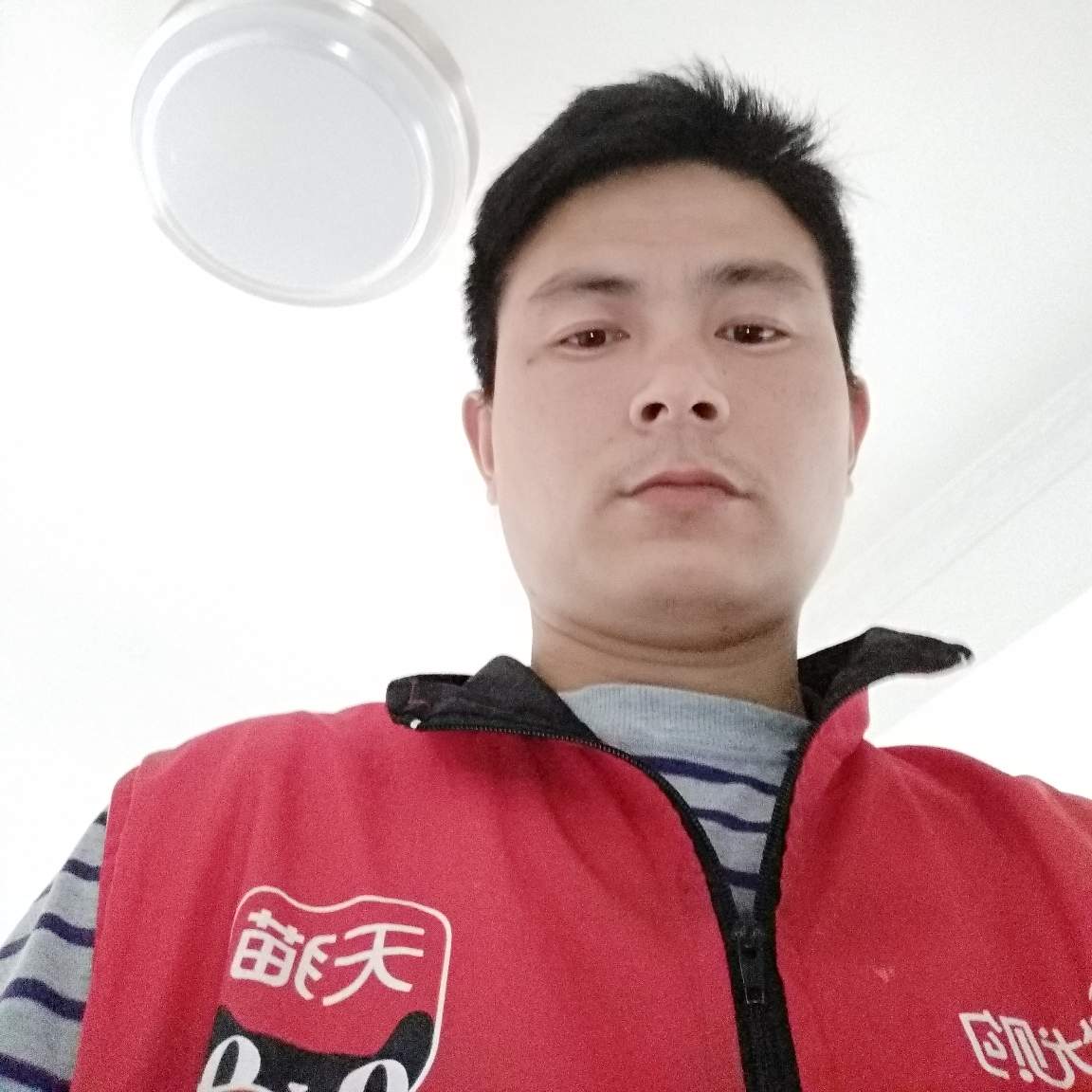 卫浴灯具指纹锁安装电动衣架