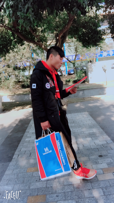 家装打墙铲墙