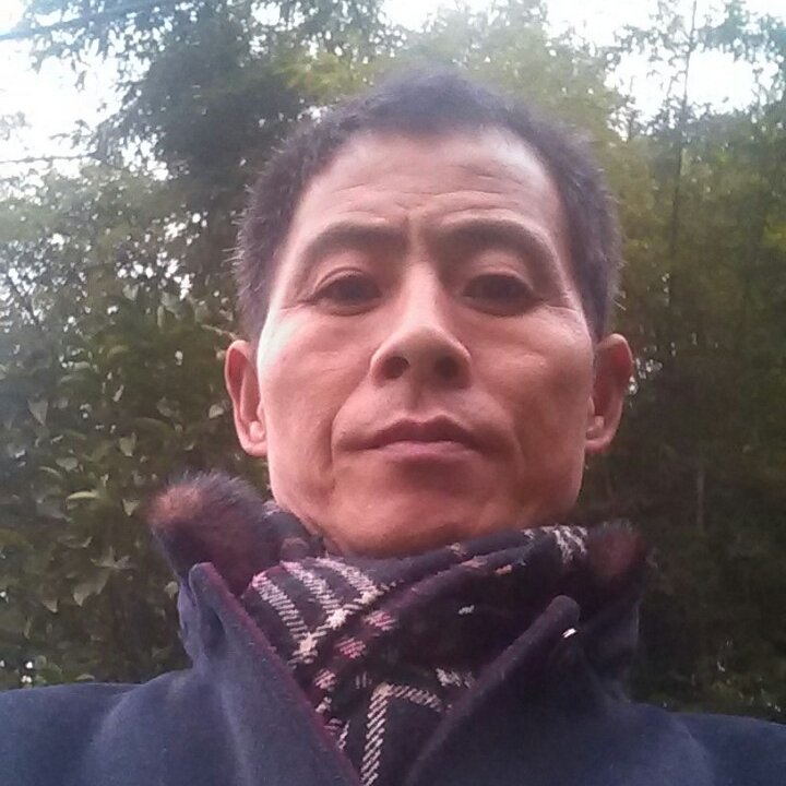 我自有石工，电工，泥木，木工，漆工等专业团队