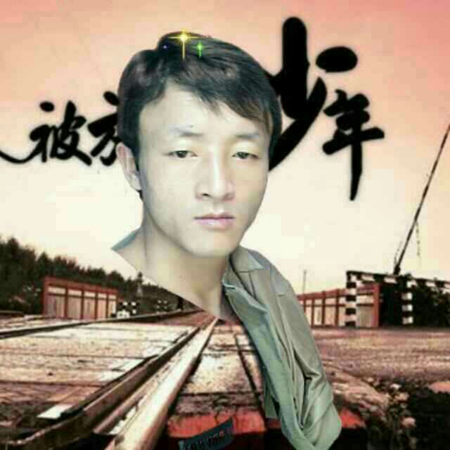 在金阳世纪城龙吉苑18栋2单元14楼给客户贴的墙布壁画，三室一厅呢，装修需要贴墙纸的可以找我们。