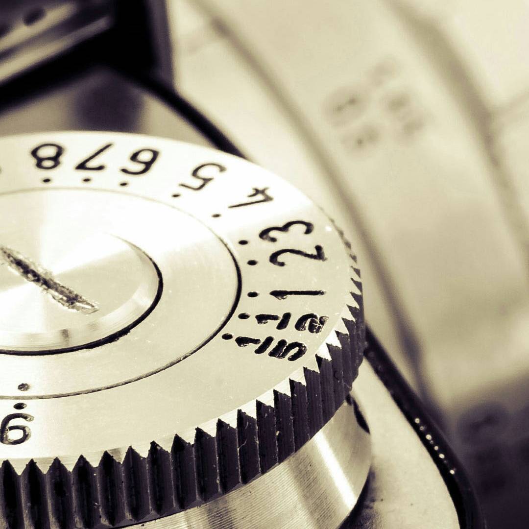 专业安装维修窗帘杆滑倒洁具壁画