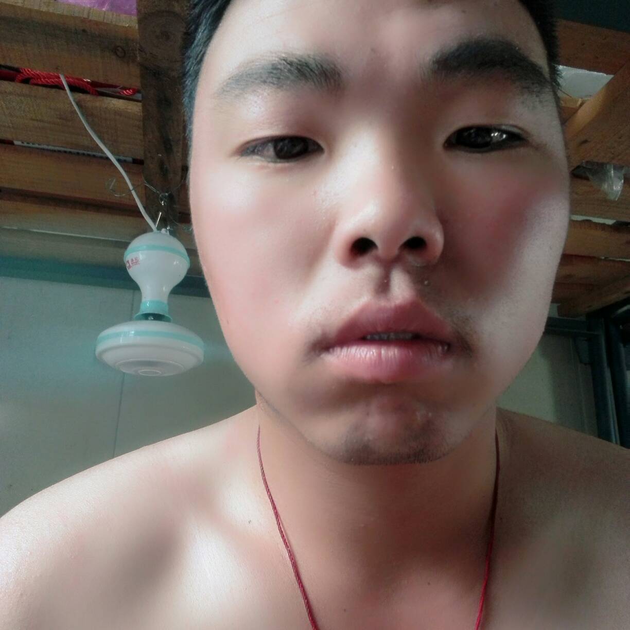 敲墙