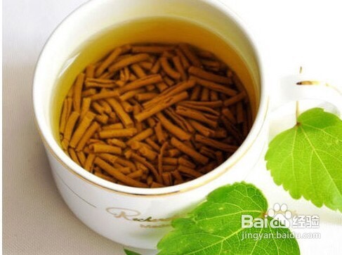 维修师傅维修电工