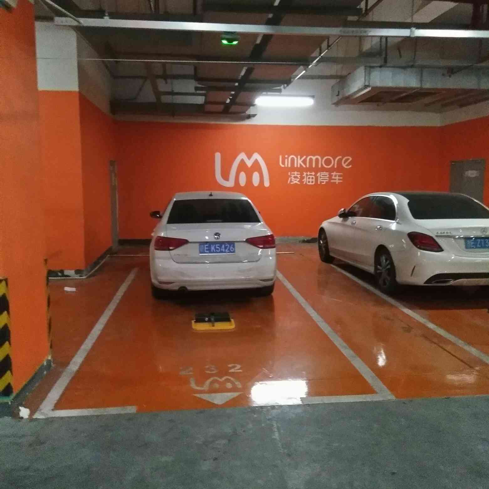 安装木门，柜门，木饰面十年欢迎来电