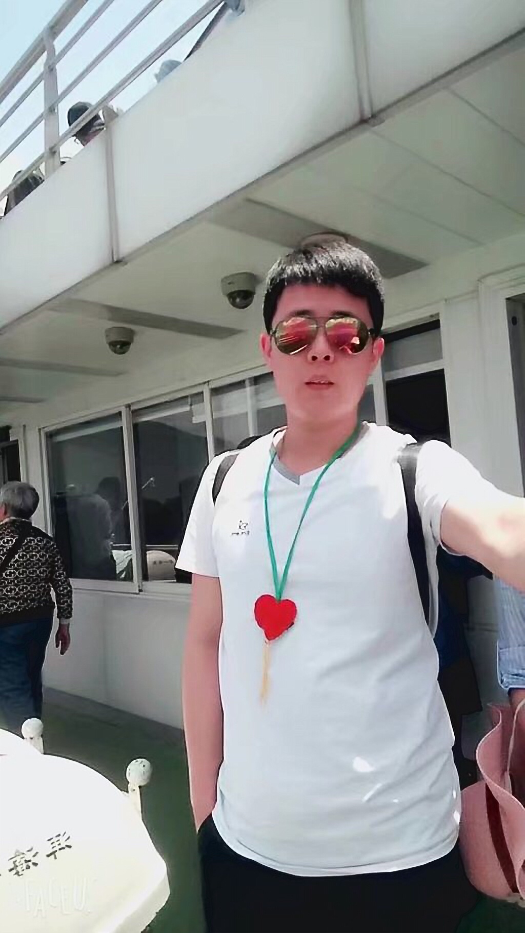 壁纸壁布安装湛蓝壁纸施工