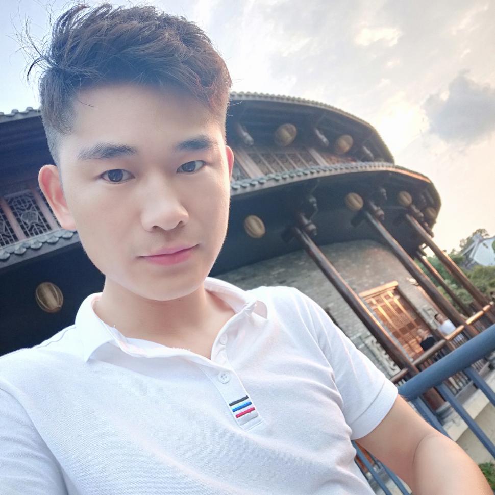 工厂砸一面墙 30平方，包清垃圾