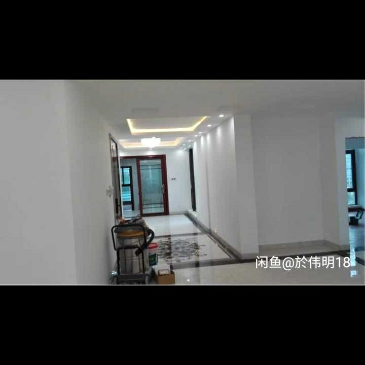 15岁做到今年已有18个年头，18年实战专业油漆经验可以把再烂的家私、再烂的墙都能做的跟新的一样，做我们装修这行又累又脏又挣不了什么钱，就为了养家糊口有事尽量做，价格也是一降再降，挣得都是辛苦钱，我在装修公司做的太久了，我想靠自己接网络单自己做，觉得好难！不过去年在网上也接了一批业主的事，58也做了几家小事，这些业绩根本就不够在深圳生存，我没有文化，广告打不好，点击率和知名度也不高，可是我18年专业手艺不低啊！重新刷新！一定要把自己18年专业手艺推销给出去，让深圳的业主知道油漆大师（於晓风）这位年轻的老师傅