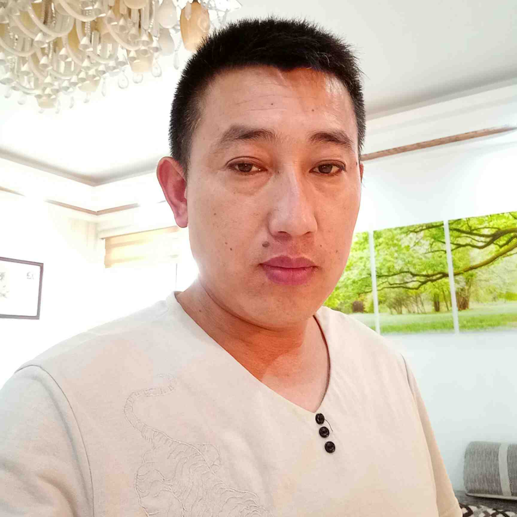 专业装修行业装修施工各种门的安装维修