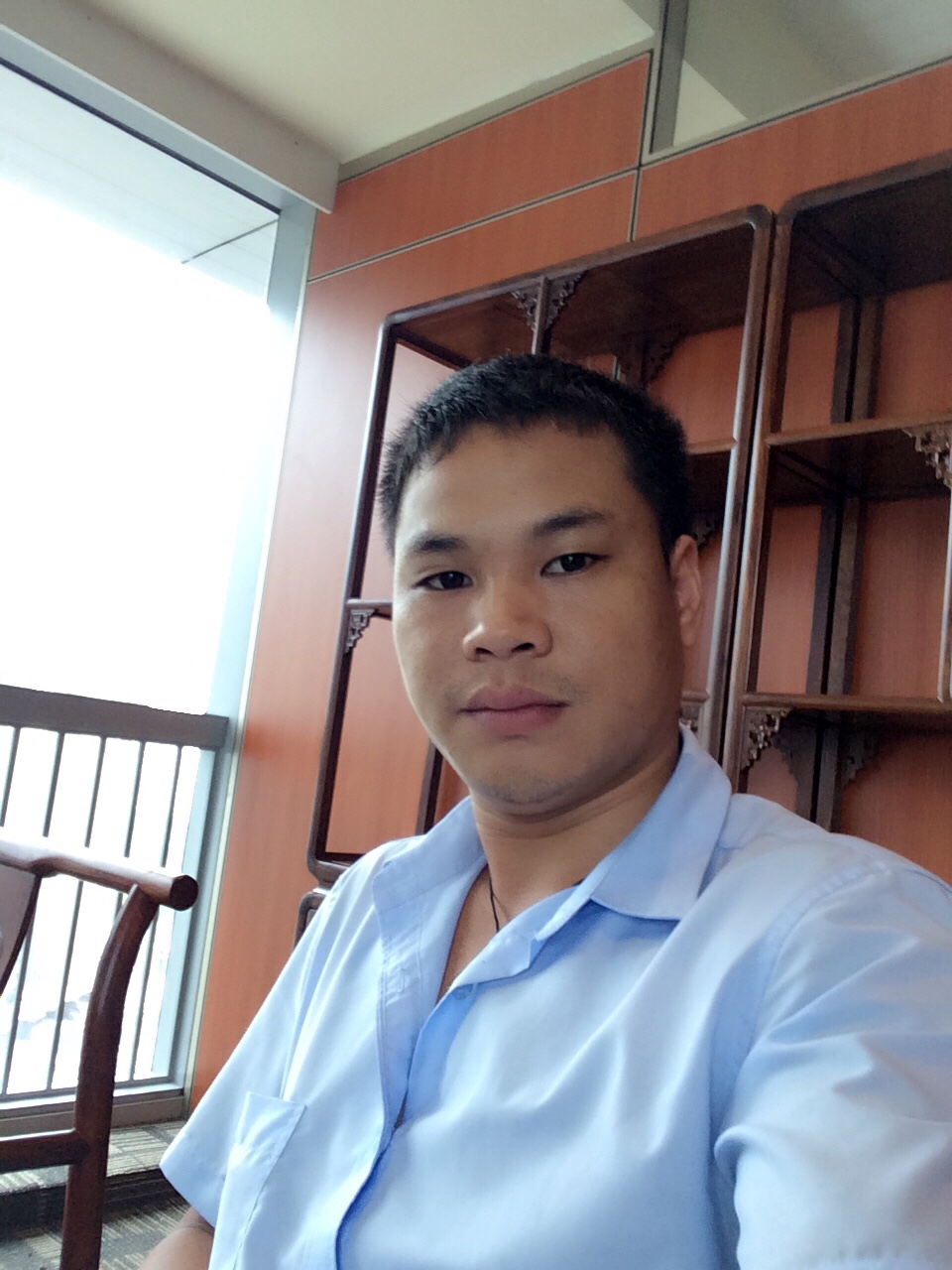 铝合金门窗雨棚