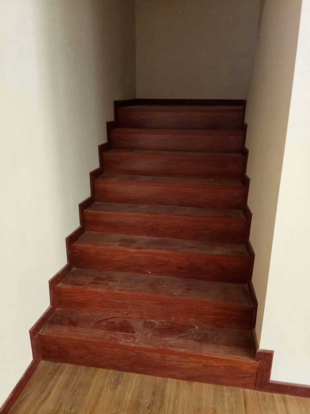 强化人字拼地板