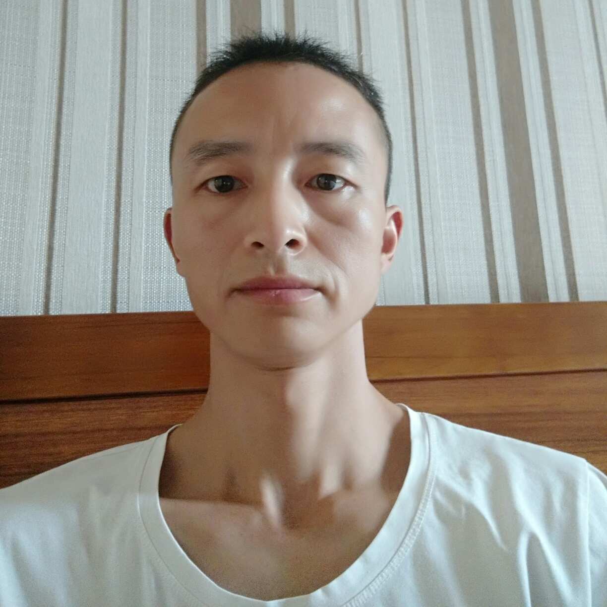 卫浴安装切割电焊门窗安装维修阳光房安装