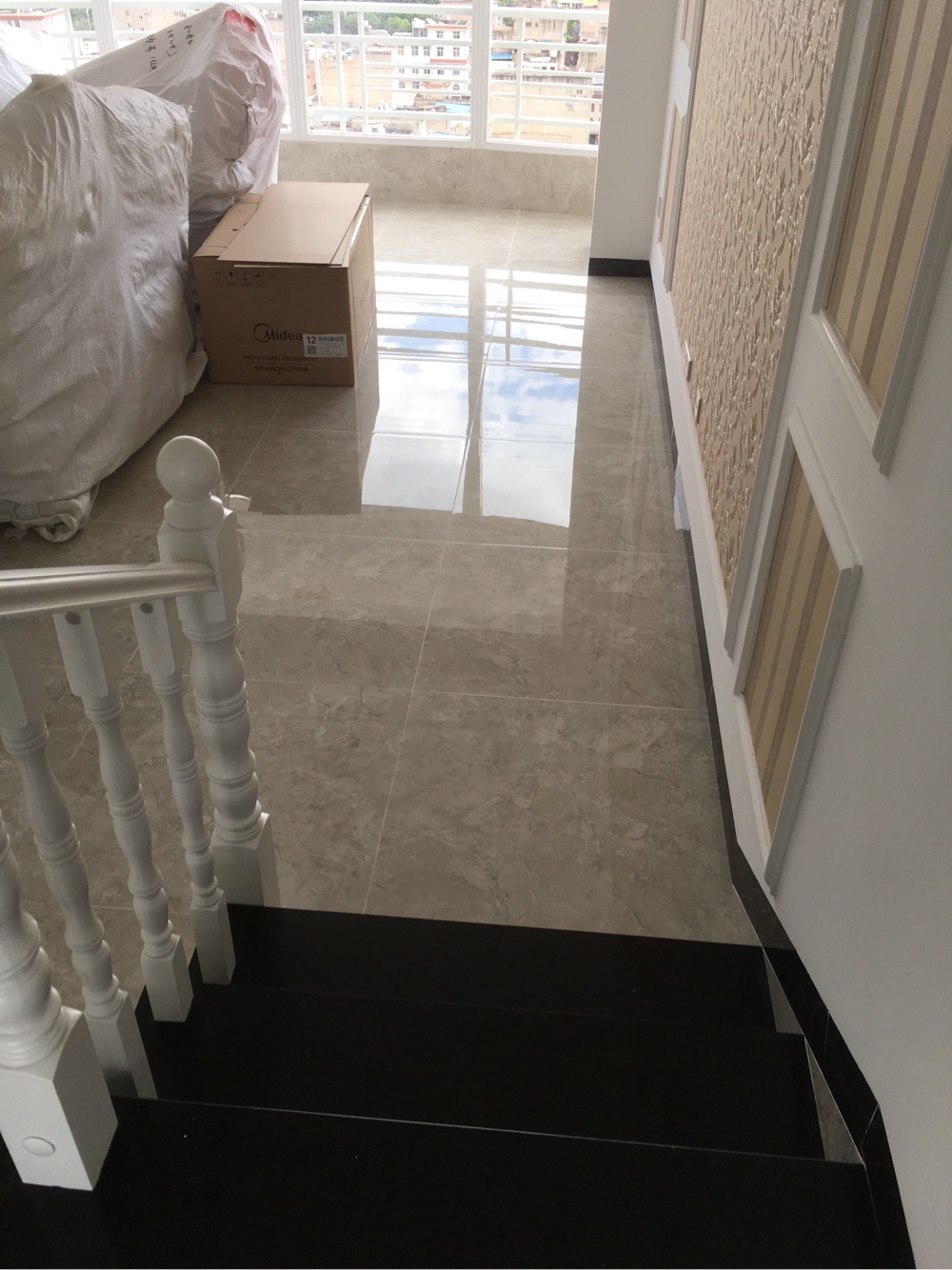 昆明安洁家政！承接各类保洁！新房开荒，玻璃清洗，沙发保养，地板打蜡，家居保洁，地毯清洗，油烟机清洗等。希望多多支持！电话18387114541