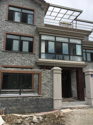 安装柜门安装柜门