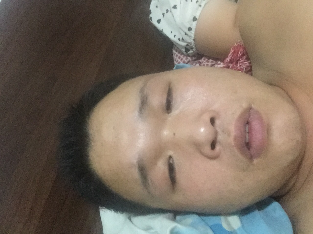 有需要贴墙纸的联系我