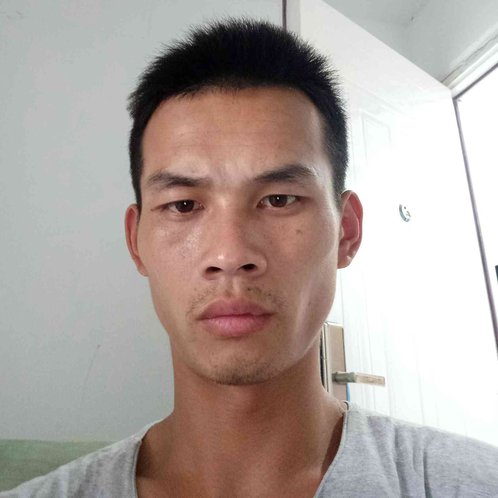 窗帘墙纸墙布窗帘安装