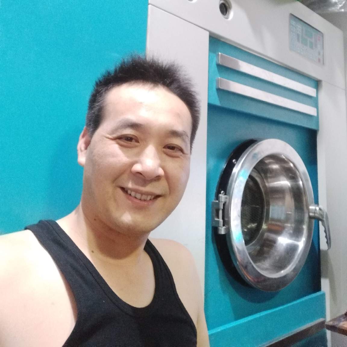 窗帘安装长沙久朋安装窗帘安装。