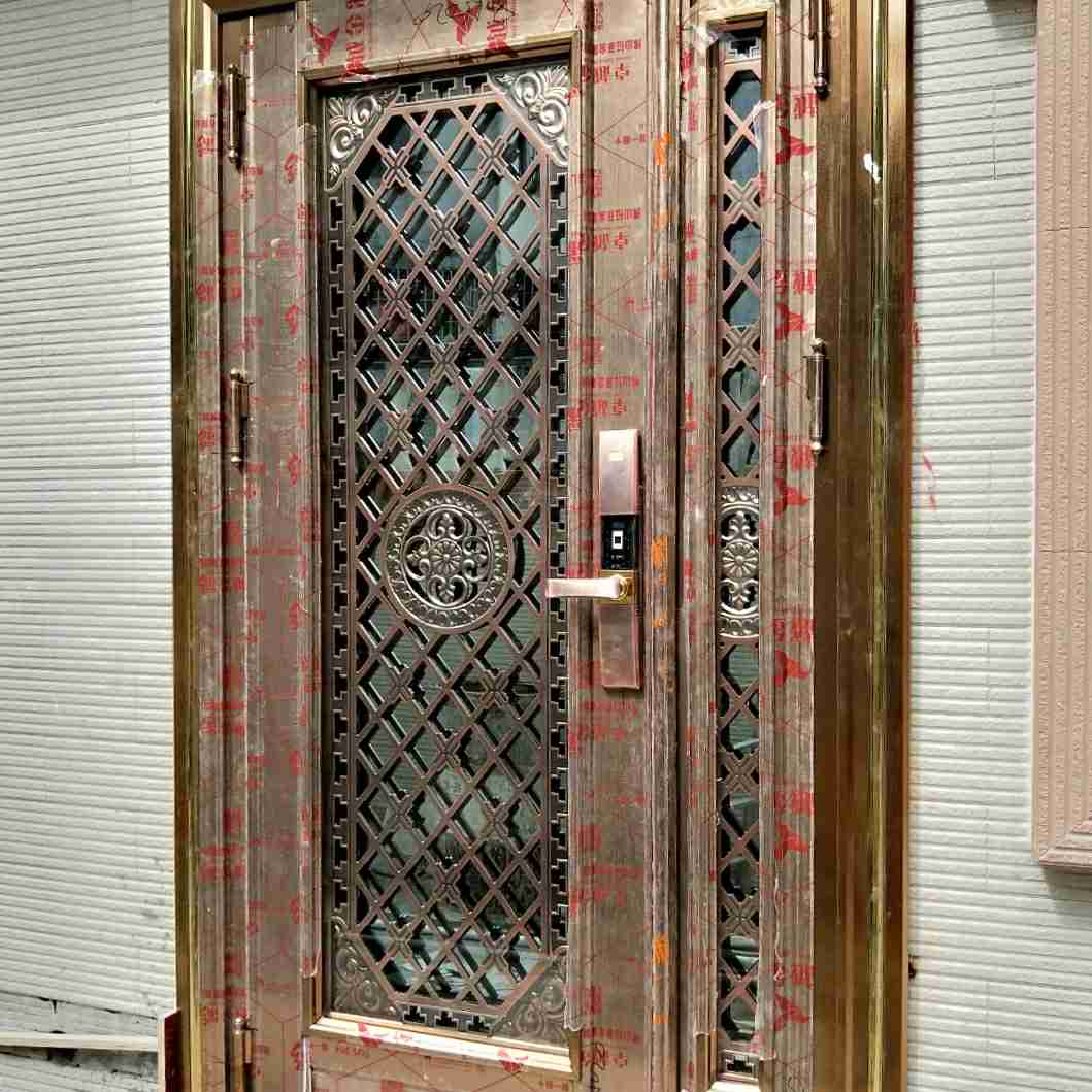 这门，水泥安装绝对不怕台风