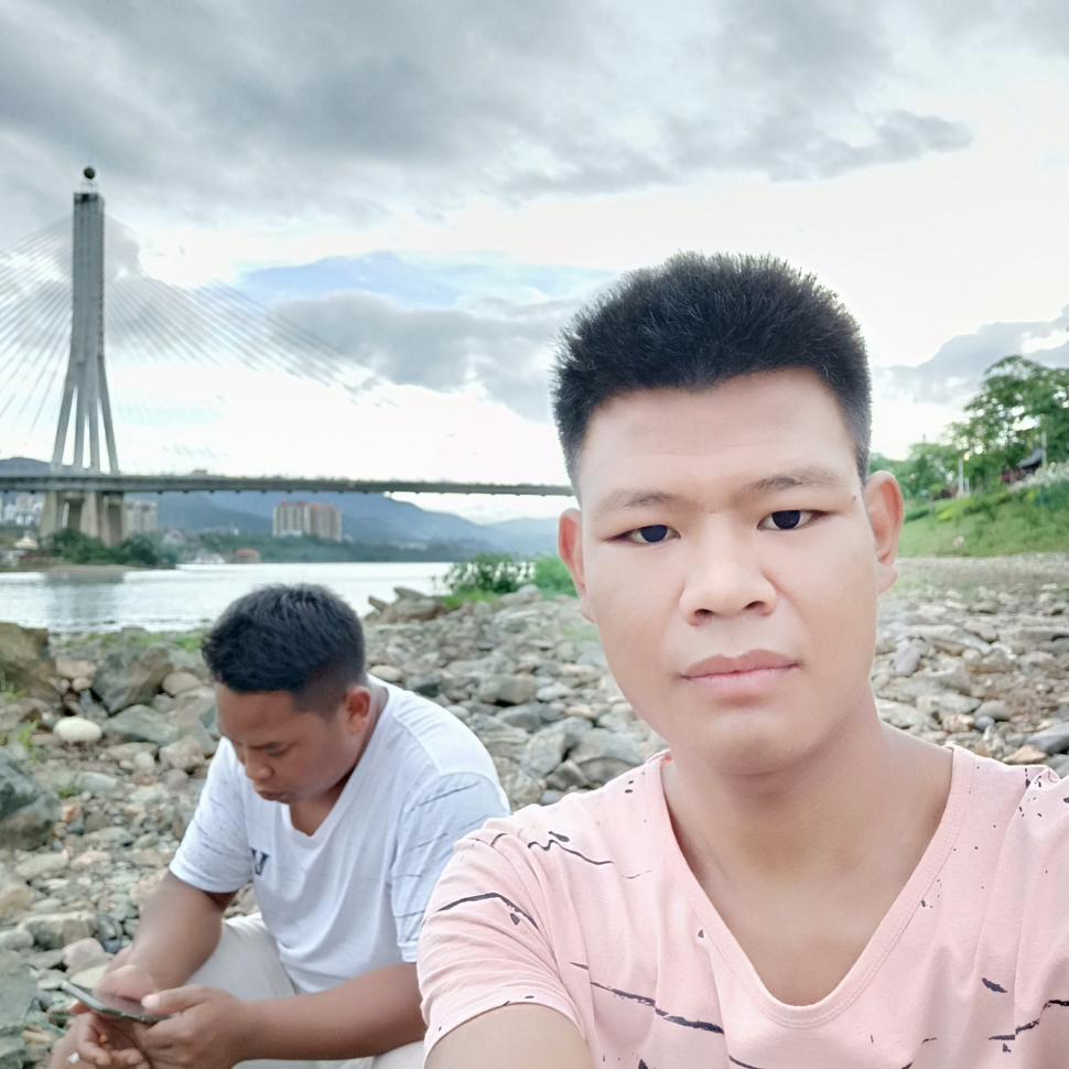 承接  搬家 拉货 家具拆装 网购家具安装，办公家具拆装，维修补漆，售后服务等业务，我们以最实惠的价格，最专业的团队竭诚为您服务，期待您的来电！电话:18887083373