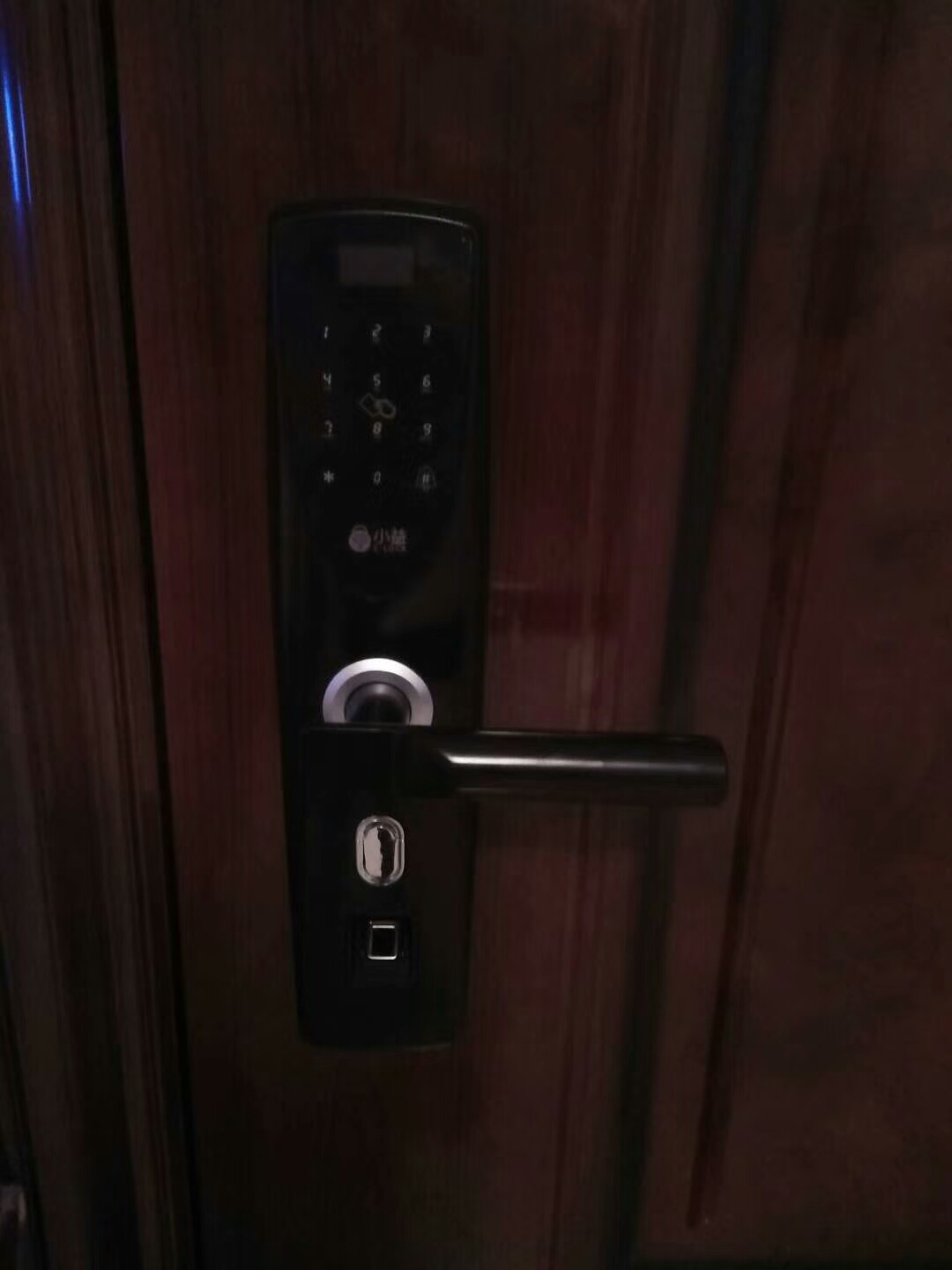 指纹锁安装安装窗帘晾衣架指纹锁家具