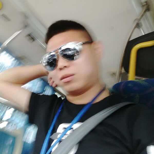 装修贴瓷砖粉刷砌砖倒水泥
