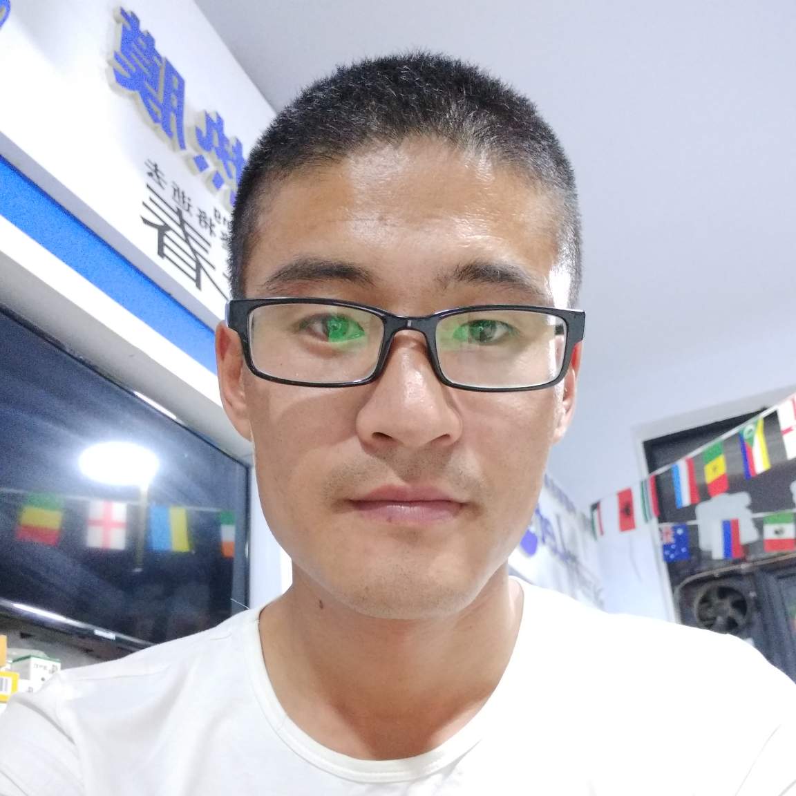 具有多年各种家具安装经验