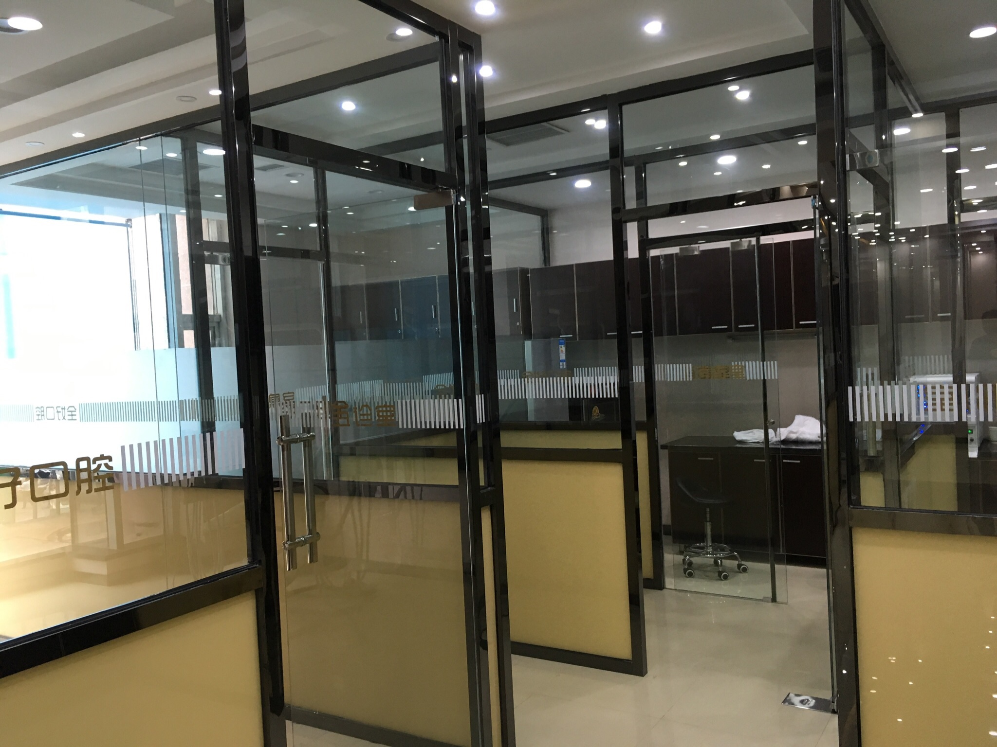 谁家要安装艺术拼镜啊