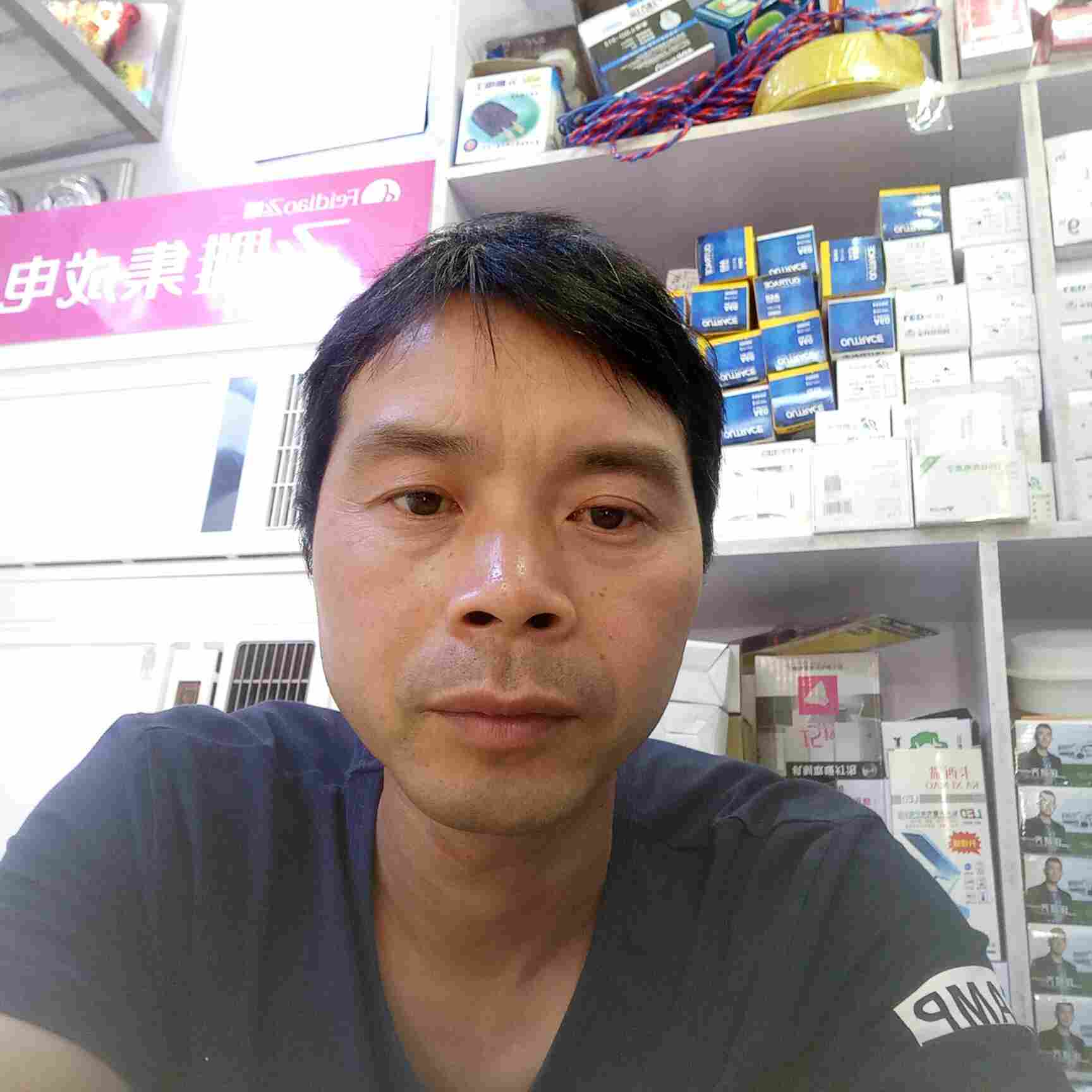 安装灯具卫浴贴墙纸安装灯具卫浴安装
