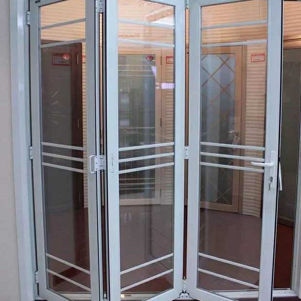 厂家直销铝镁钛合金大折叠门大推拉门小折叠门 钛镁铝合金大折 厂家直销铝镁钛合金，大折叠门，大推拉门，小折叠门 钛镁铝合金大折叠门 厂家直销钛镁铝合金折叠门，双层中空钢化玻璃，中间可加装饰条，美观大气，使用方便，欢迎定制，本价格为定做定金，按平米计算，欢迎定做，咨询电话13764879746
本交易支持自提、当面交易、邮寄