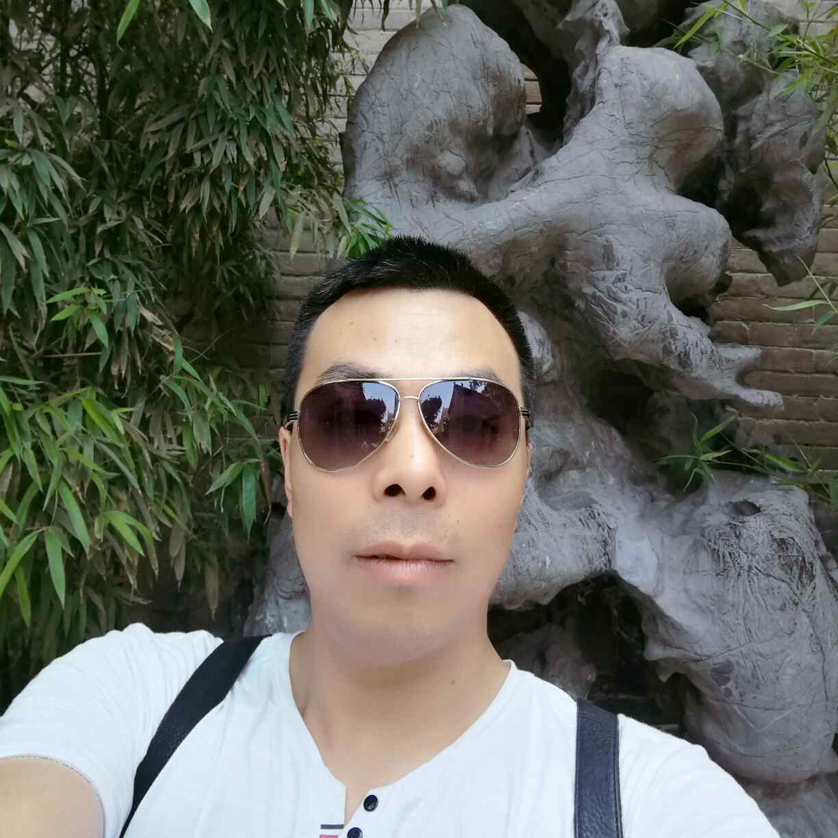 郑州有需要安装家具的联系，17719812298