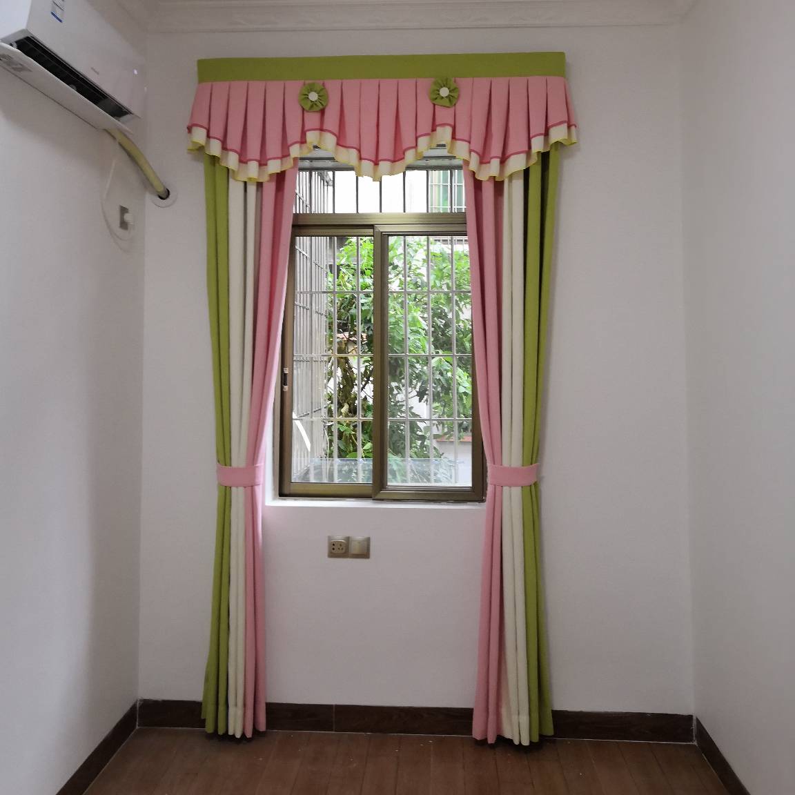 专业安装窗帘窗帘安装室内挂件等贴玻璃纸